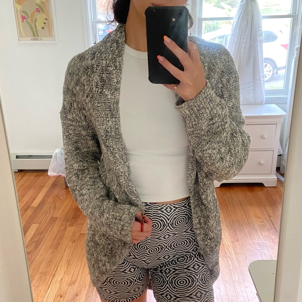 Aritzia Babaton Cardigan